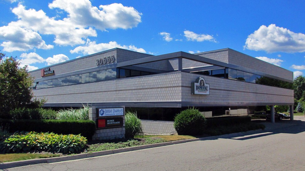 30555 Northwestern Hwy, Farmington Hills, MI à louer Photo de l’immeuble– Image 1 sur 12