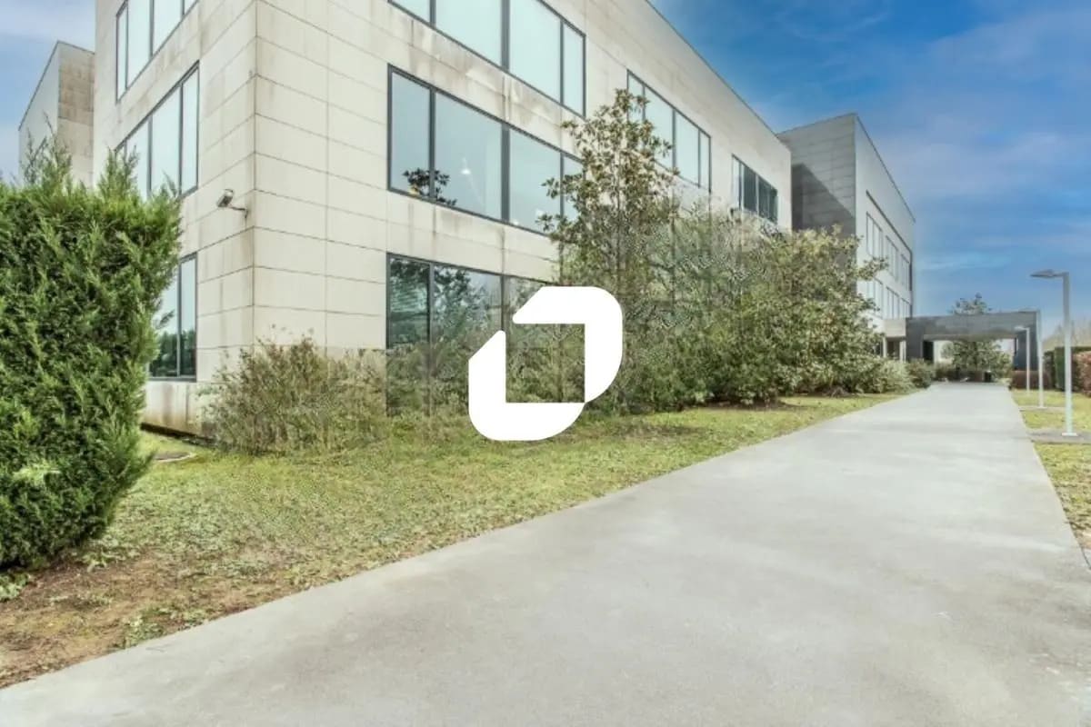 1 Allée De La Ferme De Varâtre, Lieusaint à louer Photo de l’immeuble– Image 1 sur 9