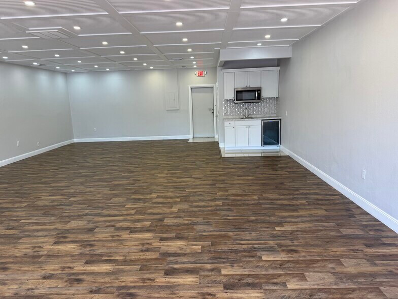 3816-3820 Grand Blvd, New Port Richey, FL à louer - Photo de l’immeuble – Image 3 sur 14