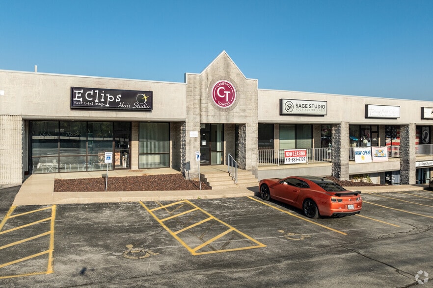 Retail Center & S. Springfield Storage portefeuille de 2 biens à vendre sur LoopNet.fr - Photo de l’immeuble – Image 2 sur 38