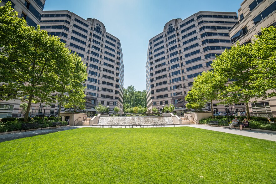 11700 Plaza America Dr, Reston, VA à louer - Photo principale – Image 1 sur 42