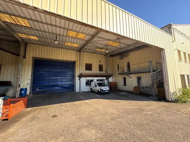 Industriel/Logistique dans Saint-Étienne à louer - Photo de l’immeuble – Image 2 sur 5