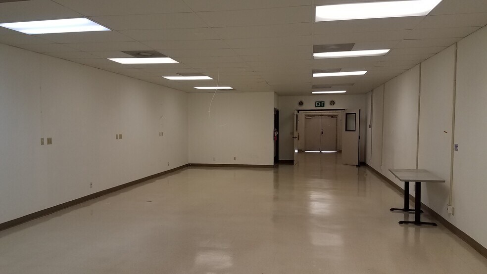 2832 E Foothill Blvd, Pasadena, CA à louer - Photo de l’immeuble – Image 3 sur 7