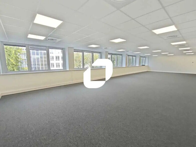 Bureau dans Vélizy-Villacoublay à louer - Photo de l’immeuble – Image 3 sur 15
