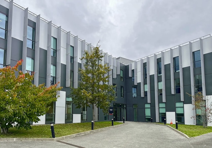 26-28 Avenue De Winchester, Saint-Germain-en-Laye à louer - Photo de l’immeuble – Image 1 sur 6