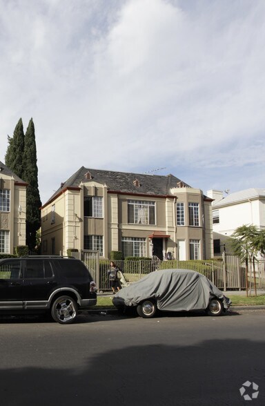 221-225 1/2 S Kenmore Ave, Los Angeles, CA à vendre - Photo de l’immeuble – Image 2 sur 6