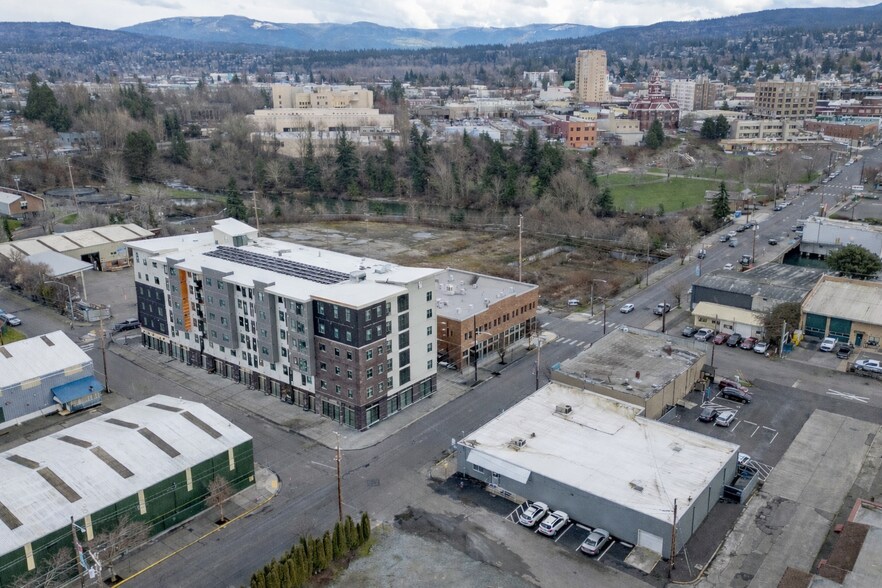 711 Astor St, Bellingham, WA à louer - Photo de l’immeuble – Image 2 sur 2