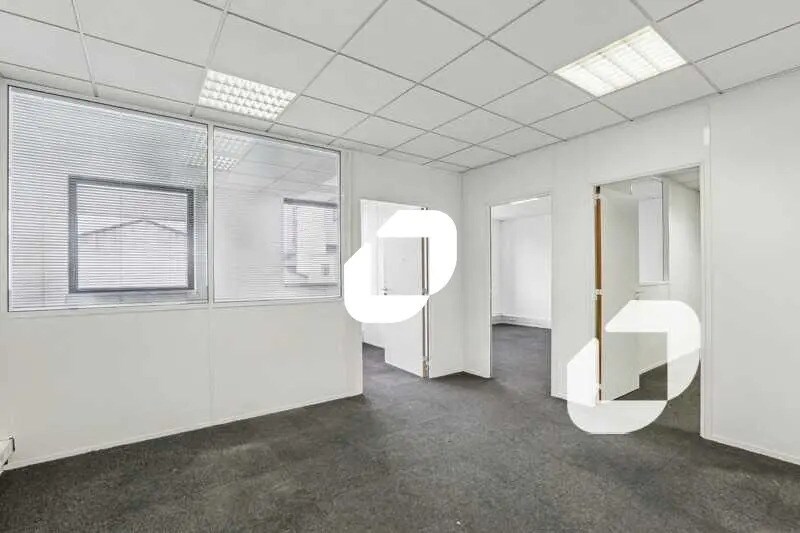 Bureau dans Ivry-sur-Seine à louer - Photo de l’immeuble – Image 3 sur 10