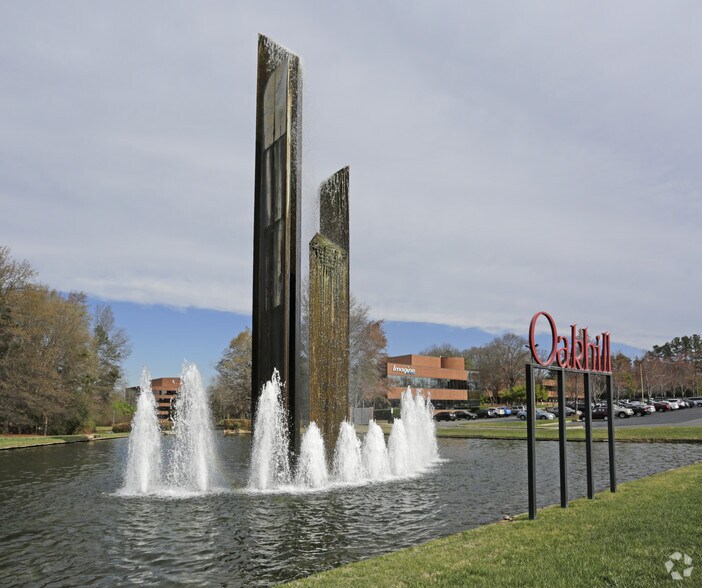 8757 Red Oak Blvd, Charlotte, NC à louer - Photo de l’immeuble – Image 3 sur 7