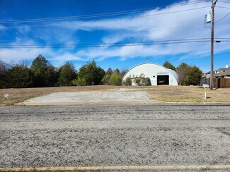 Plus de détails pour 218 Wallenridge St, Keene, TX - Local commercial à vendre