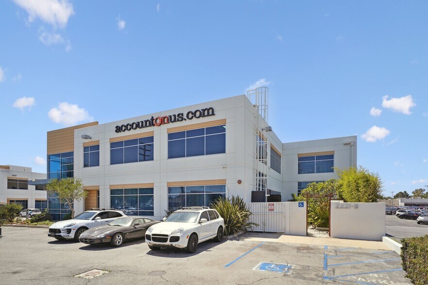 2215-2221 W 190th St, Torrance, CA à louer - Photo de l’immeuble – Image 2 sur 16