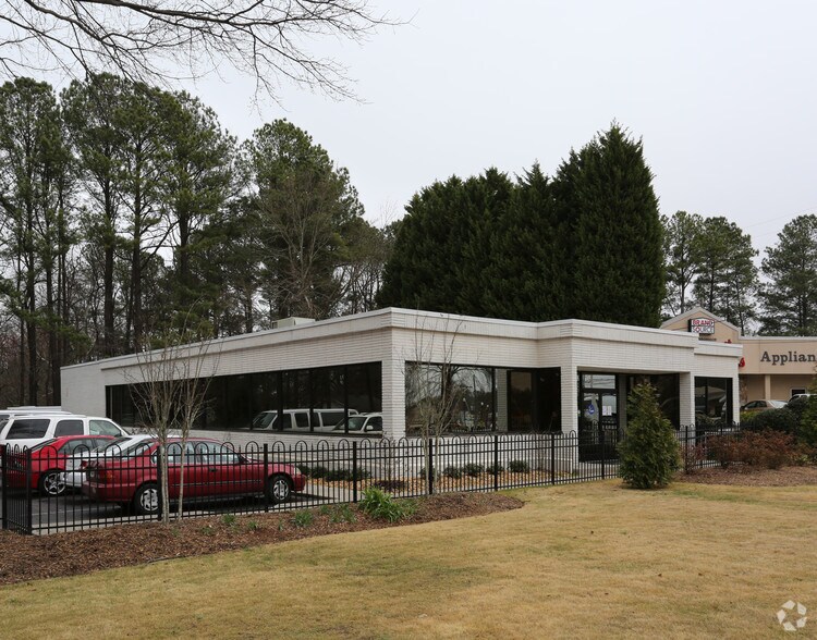 3699 Chamblee Dunwoody Rd, Atlanta, GA à vendre - Photo de l’immeuble – Image 2 sur 2