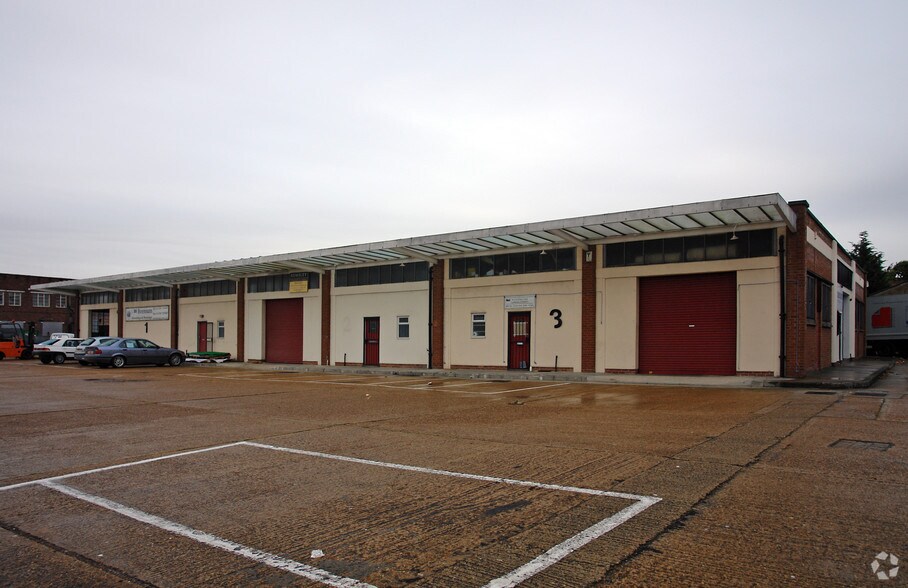 Lyon Rd, Romford à louer - Photo de l’immeuble – Image 2 sur 7