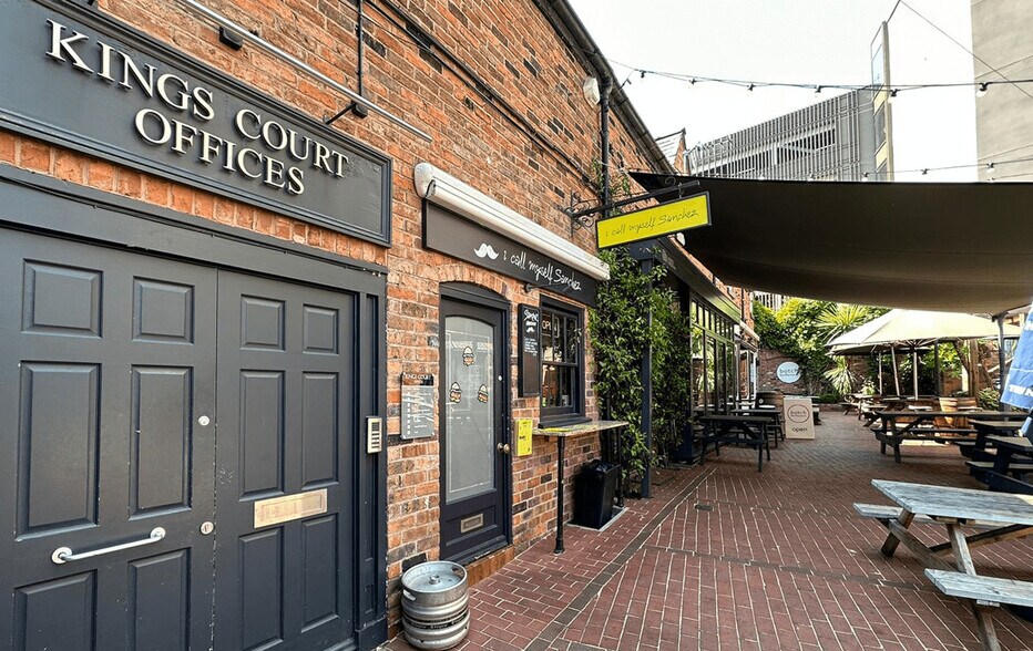 Railway St, Altrincham à louer - Photo de l’immeuble – Image 1 sur 1