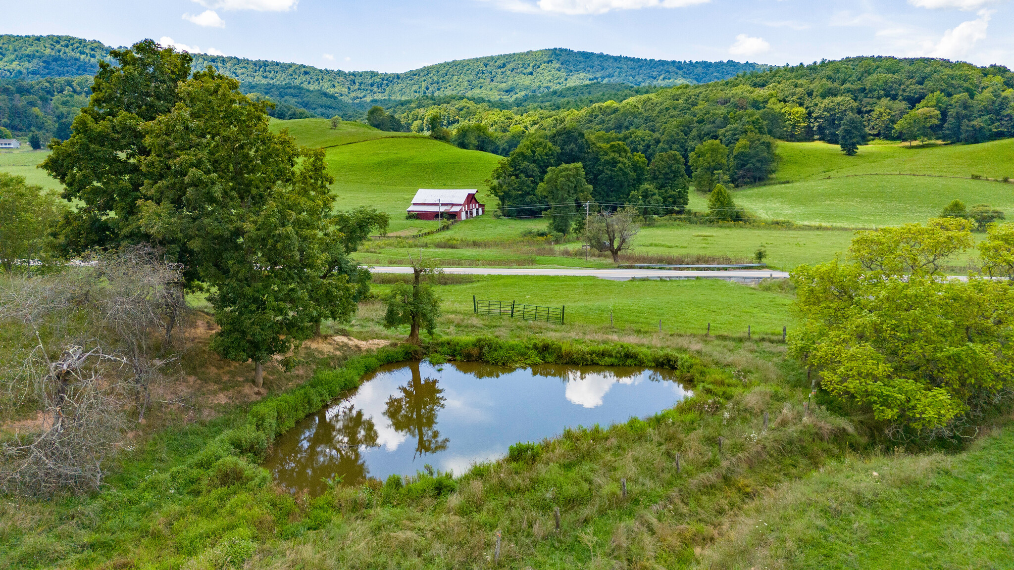 323 Mountain Valley Rd, Gap Mills, WV à vendre Photo principale– Image 1 sur 37