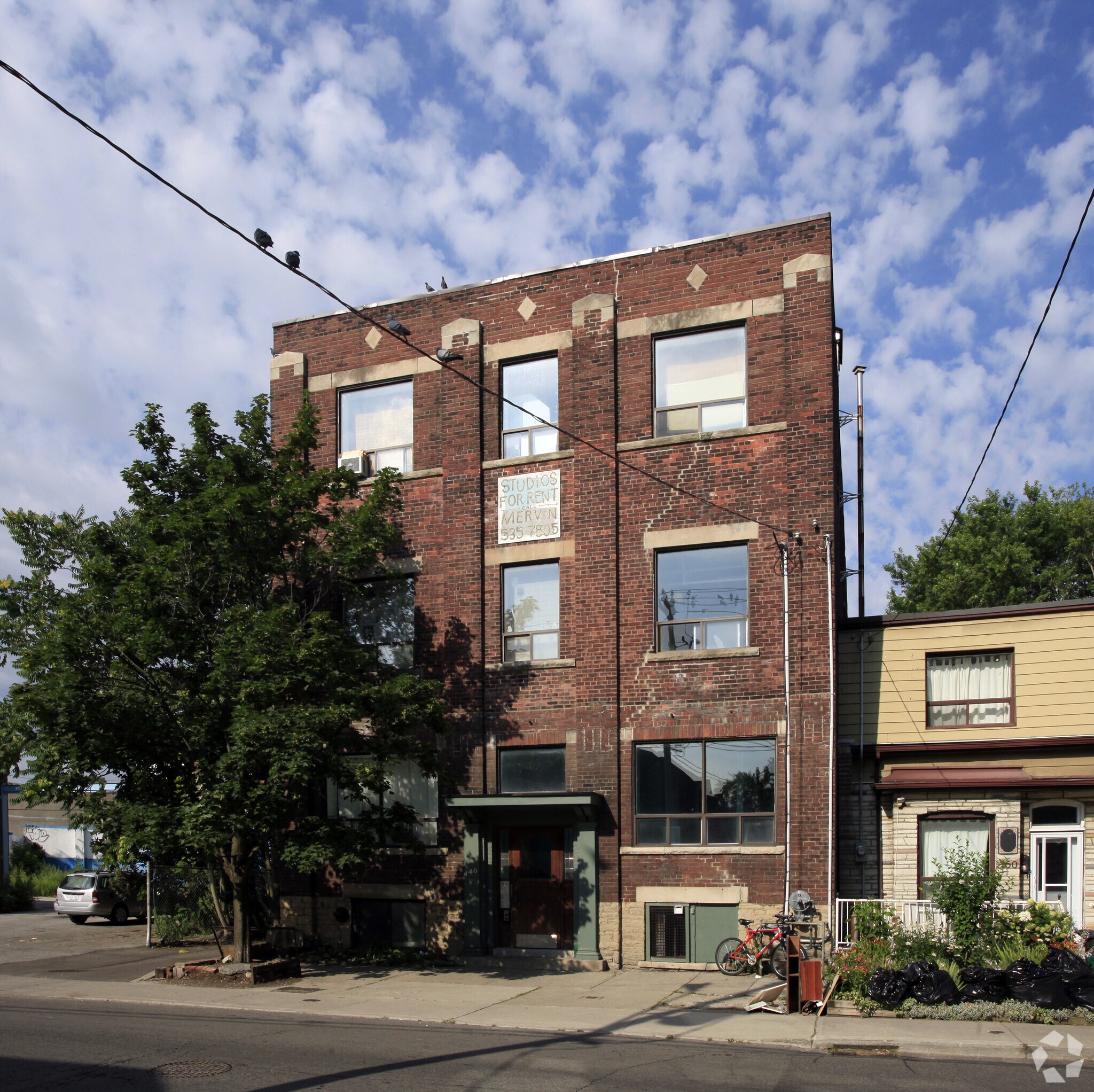 146 Brock Ave, Toronto, ON à louer Photo principale– Image 1 sur 3