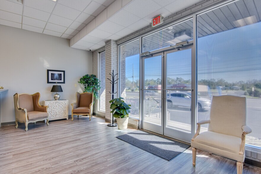 332 Edgefield Rd, Belvedere, SC à vendre - Hall d’entrée – Image 1 sur 13