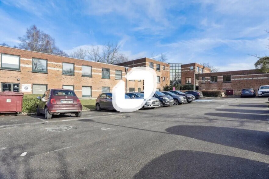 Bureau dans Lognes à louer - Photo de l’immeuble – Image 1 sur 6