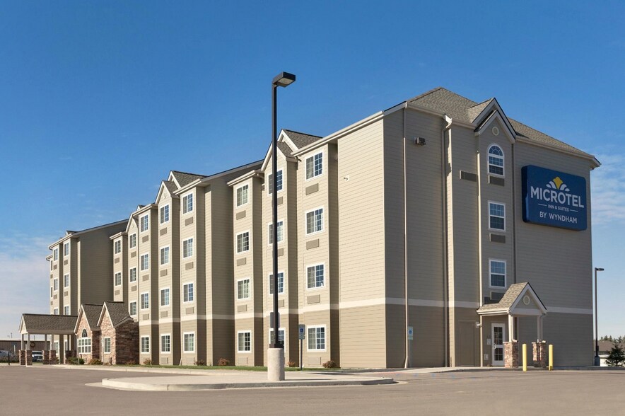 414 37th Ave SW, Minot, ND à vendre - Photo de l’immeuble – Image 1 sur 7