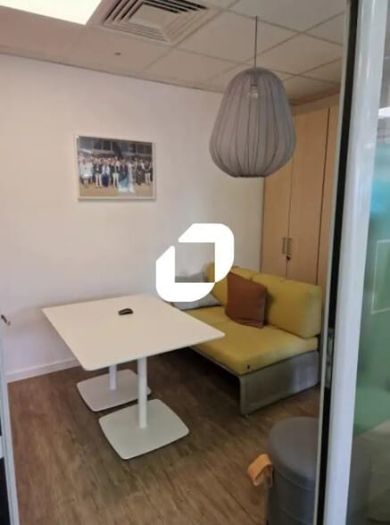 Bureau dans Arras à louer - Photo de l’immeuble – Image 3 sur 8