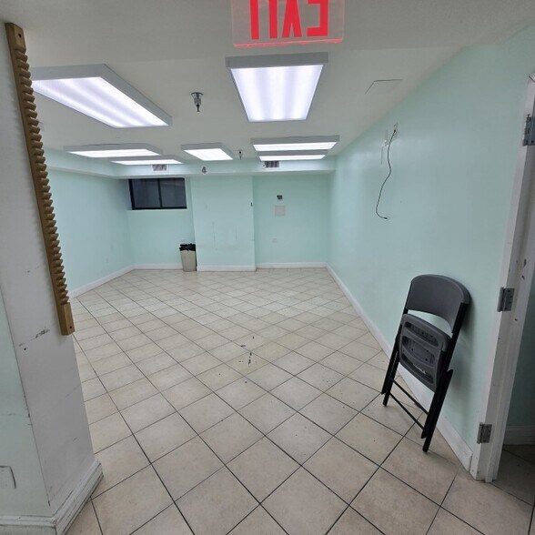 311 St Nicholas Ave, Ridgewood, NY à louer - Photo intérieure – Image 1 sur 12