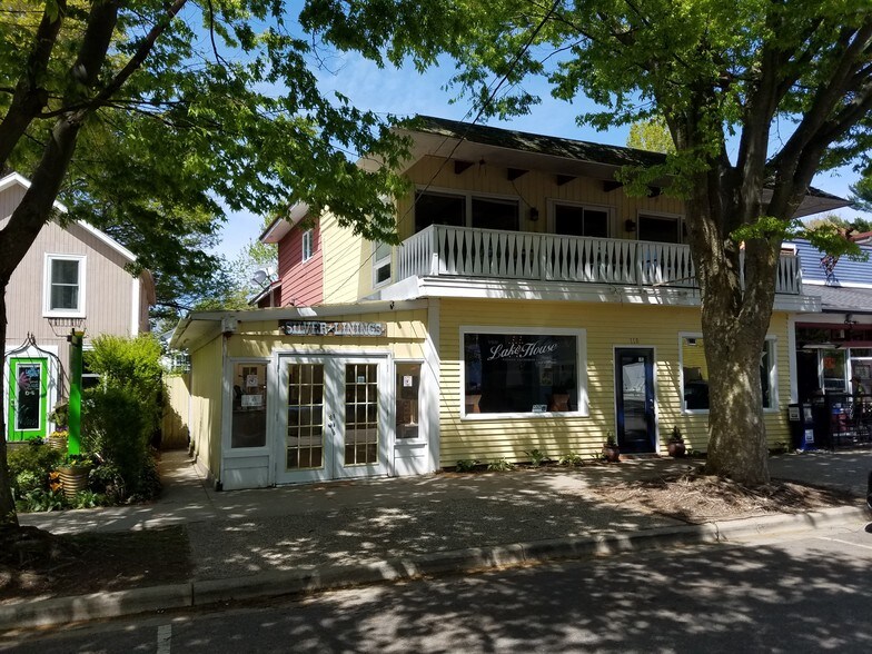 118 Hoffman St, Saugatuck, MI à louer - Photo de l’immeuble – Image 3 sur 4