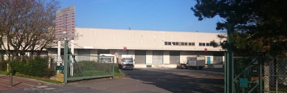 Industriel/Logistique dans Garges-lès-Gonesse à louer - Photo de l’immeuble – Image 2 sur 8