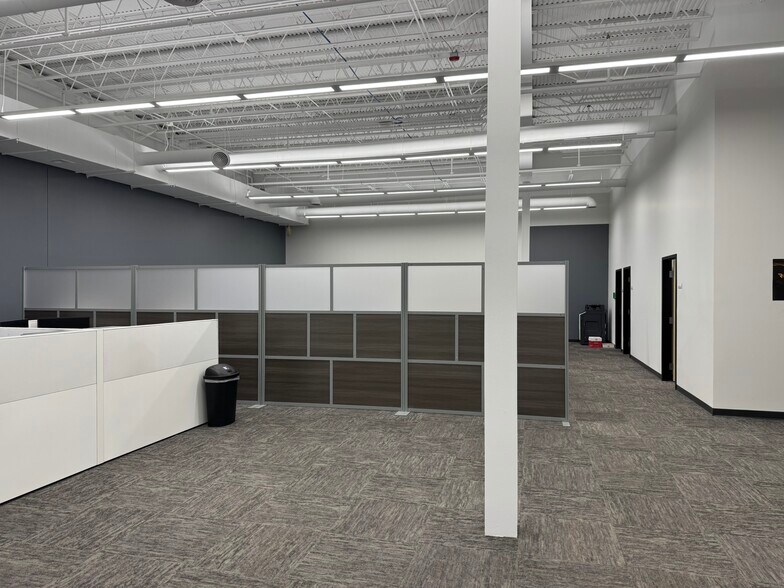 3701 Main St, Elkhart, IN à louer - Photo de l’immeuble – Image 2 sur 32