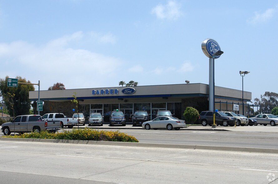 3440 E Main St, Ventura, CA à louer - Photo de l’immeuble – Image 1 sur 24
