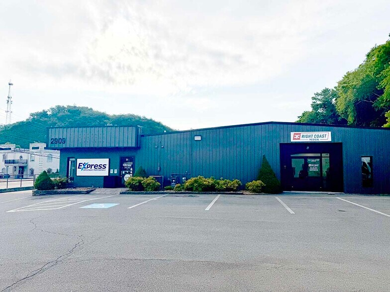 2909 E Oakland Ave, Johnson City, TN à louer - Photo de l’immeuble – Image 2 sur 4