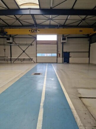 Plus de détails pour Bureau, Local d'activités à louer