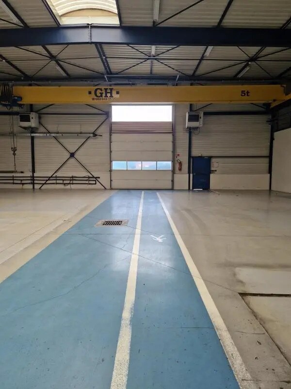 Plus de détails pour Bureau, Local d'activités à louer