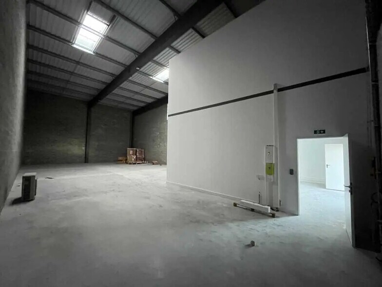 Local d’activités dans Mérignac à louer - Photo de l’immeuble – Image 3 sur 11