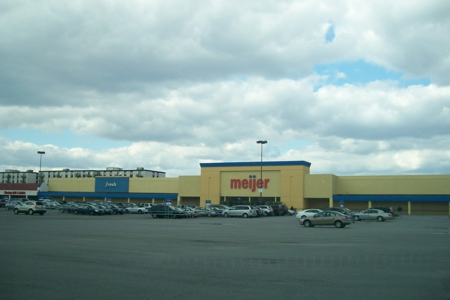 9000-9196 W Golf Rd, Niles, IL à louer - Photo de l’immeuble – Image 2 sur 4