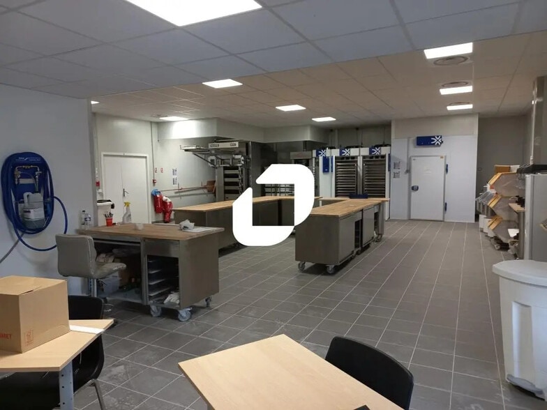 Bureau dans Wasquehal à louer - Photo de l’immeuble – Image 2 sur 9