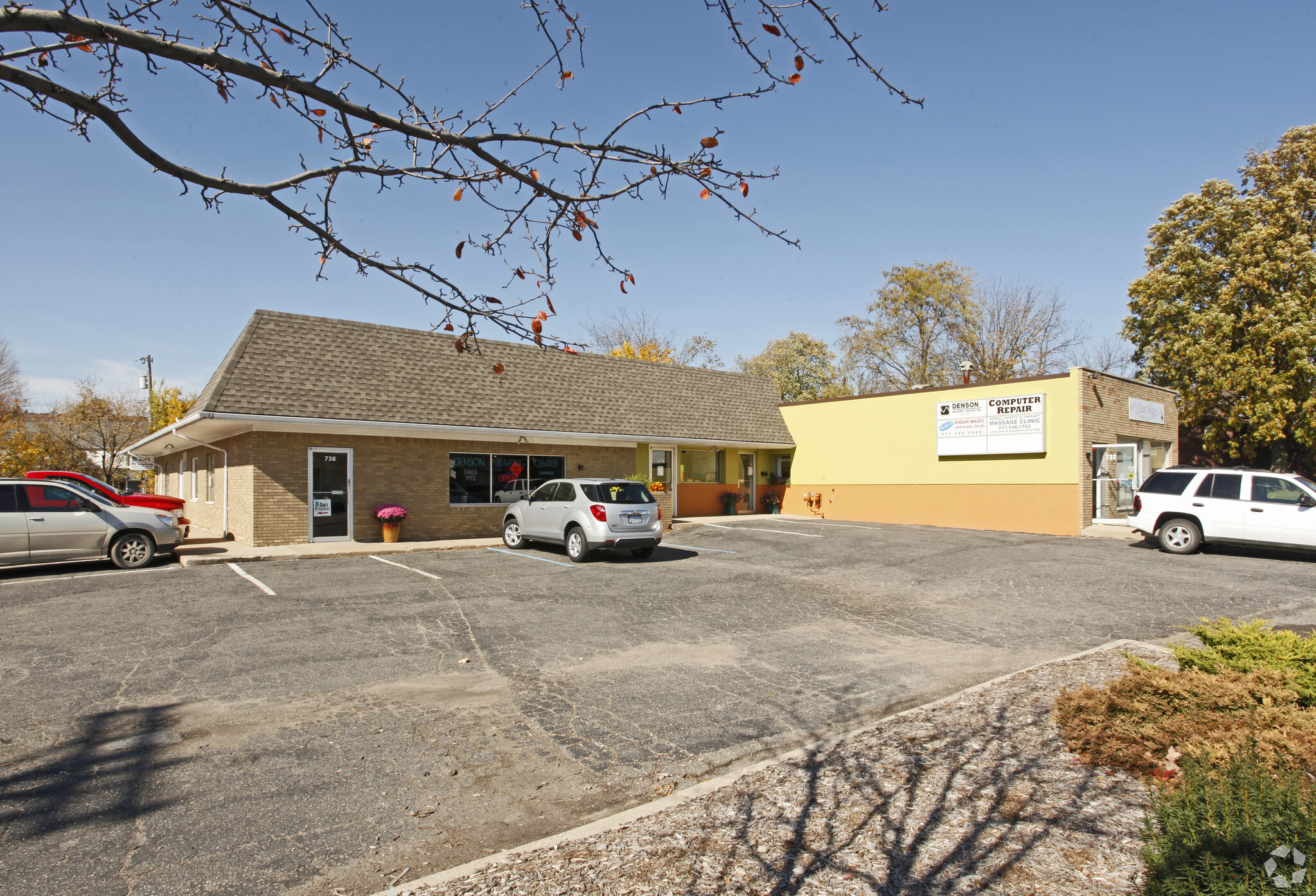 732-736 S Michigan Ave, Howell, MI à vendre Photo principale– Image 1 sur 19