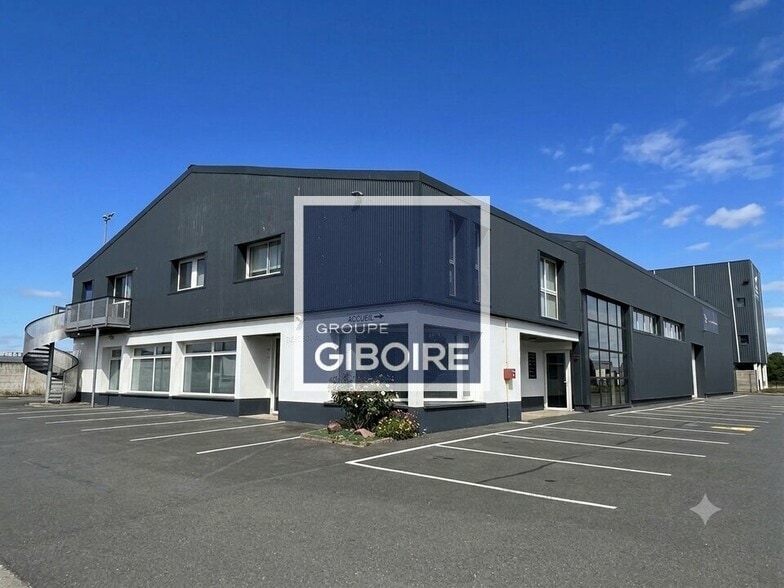 Industriel/Logistique dans Vezin-le-Coquet à louer - Photo de l’immeuble – Image 1 sur 12