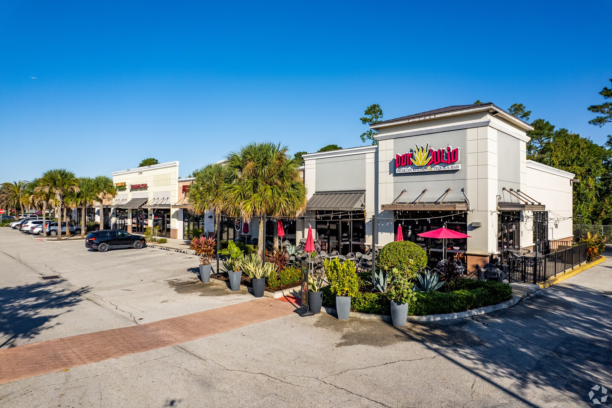 Waterford Lakes Pky, Orlando, FL à louer Photo de l’immeuble– Image 1 sur 24