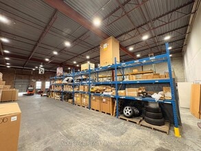 2430 Lucknow Dr, Mississauga, ON à louer Photo intérieure– Image 1 sur 8