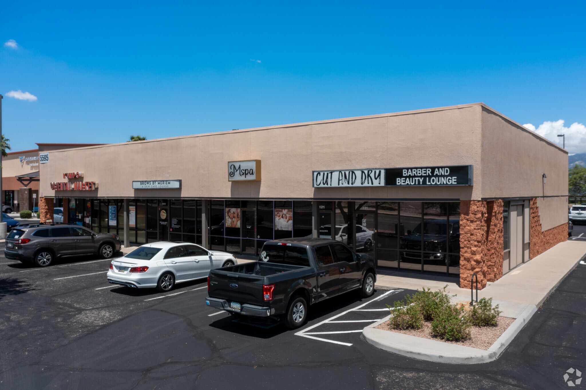 5595 E 5th St, Tucson, AZ à louer Photo principale– Image 1 sur 5