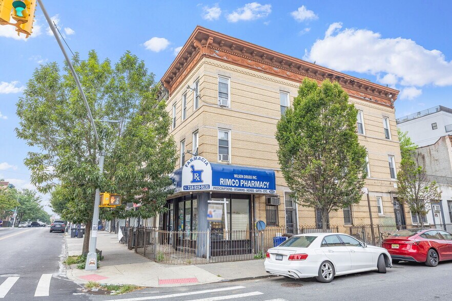 623 Wilson Ave, Brooklyn, NY à vendre - Photo de l’immeuble – Image 2 sur 11
