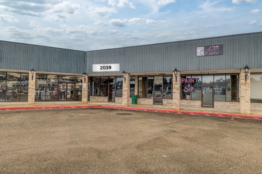 2039 E Madison Ave, Bastrop, LA à louer - Photo principale – Image 1 sur 6