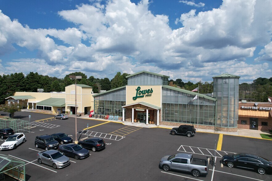 2523 Lewisville Clemmons Rd, Clemmons, NC à louer - Photo de l’immeuble – Image 3 sur 4