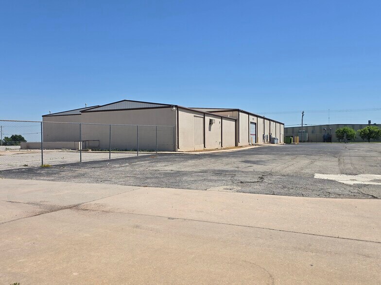501 SE 27th St, El Reno, OK à vendre - Photo de l’immeuble – Image 2 sur 24