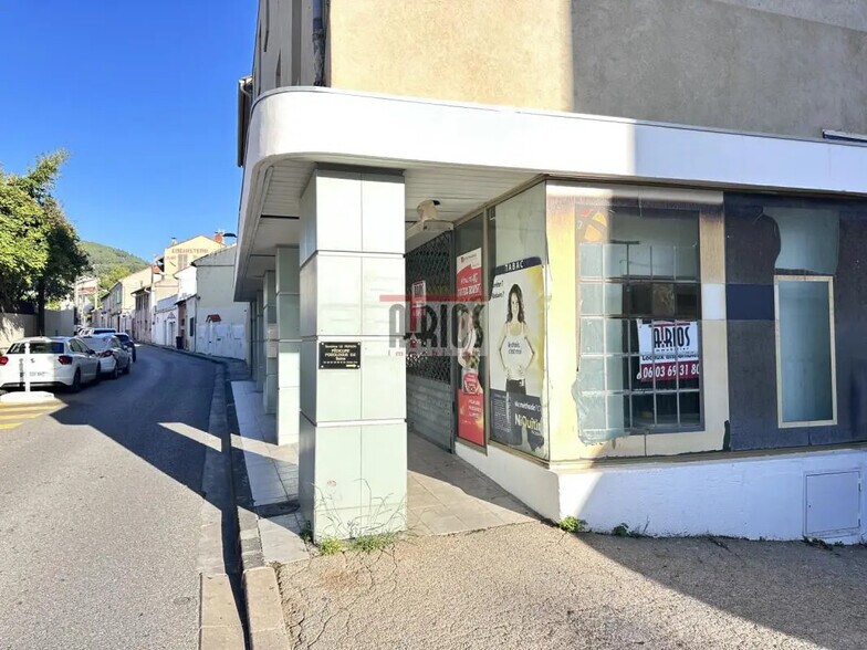 Local d’activités dans Toulon à louer - Photo de l’immeuble – Image 2 sur 3