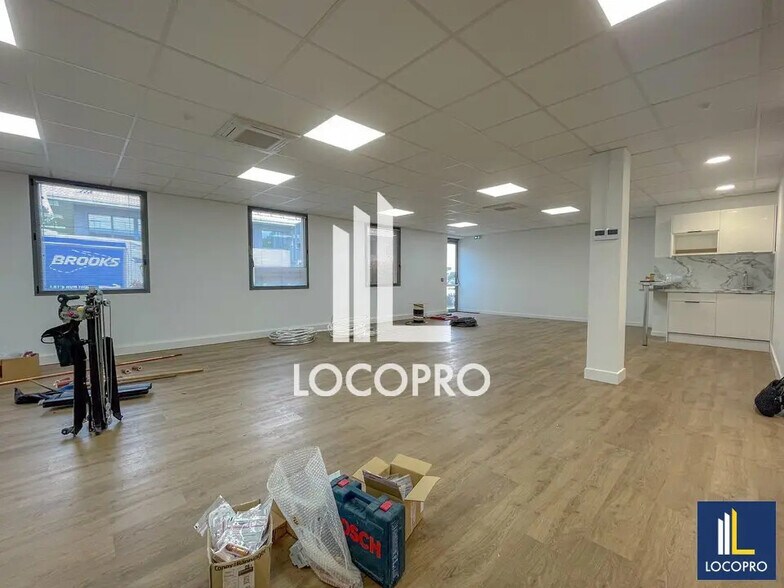 42 Avenue De Rome, Aix-en-Provence à louer - Photo de l’immeuble – Image 2 sur 5