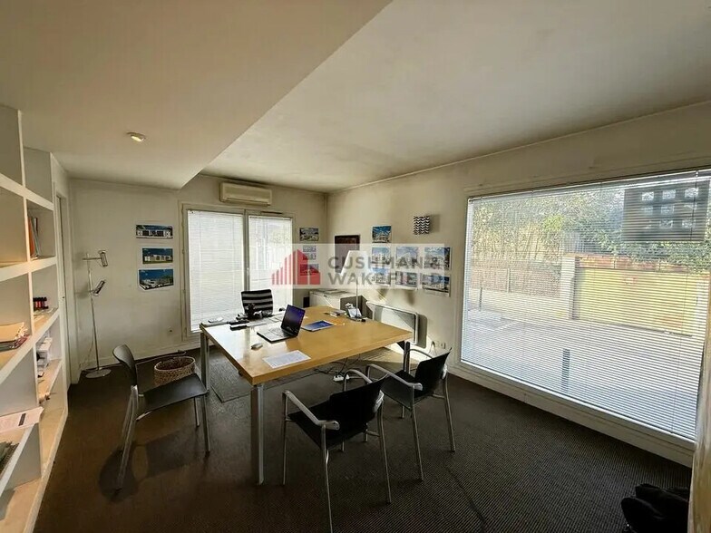 Bureau dans Nîmes à louer - Photo intérieure – Image 3 sur 3