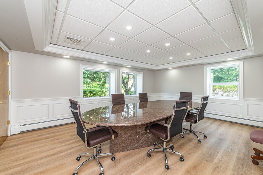 631 E Palisades Ave, Englewood Cliffs, NJ à vendre - Photo de l’immeuble – Image 3 sur 14
