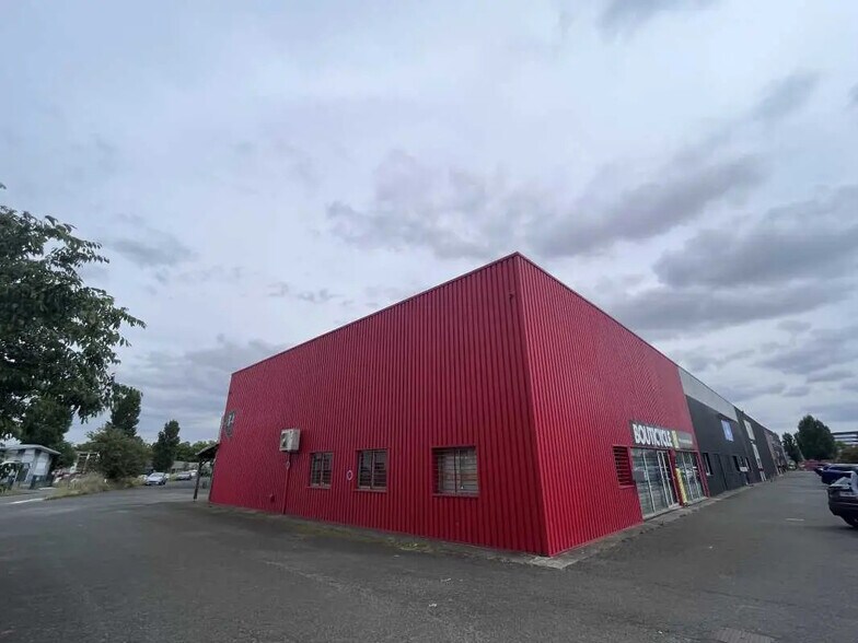 Local commercial dans Bordeaux à louer - Photo de l’immeuble – Image 1 sur 5