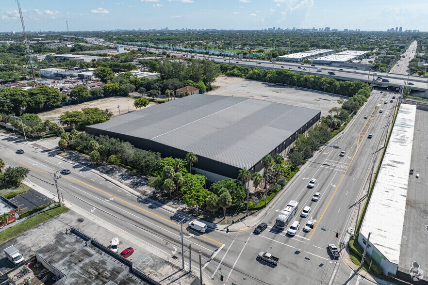 1900 NW 21st Ave, Fort Lauderdale, FL à louer - Aérien – Image 2 sur 8